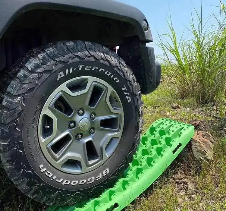 10T Car Off-Board Snow Chains Self Rescue Anti Skiding Plate