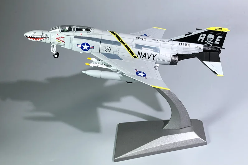 Amer Com US NAVY F-4J Phantom II VF-84 Jolly Rogers Fighter 1/100 Diecast модель