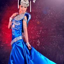 Знаменитый китайский певица песни Zuying серебряные бокалы для вина аксессуар в этническом стиле, с модным TianLanLan голубая Производительность Костюм, полный набор