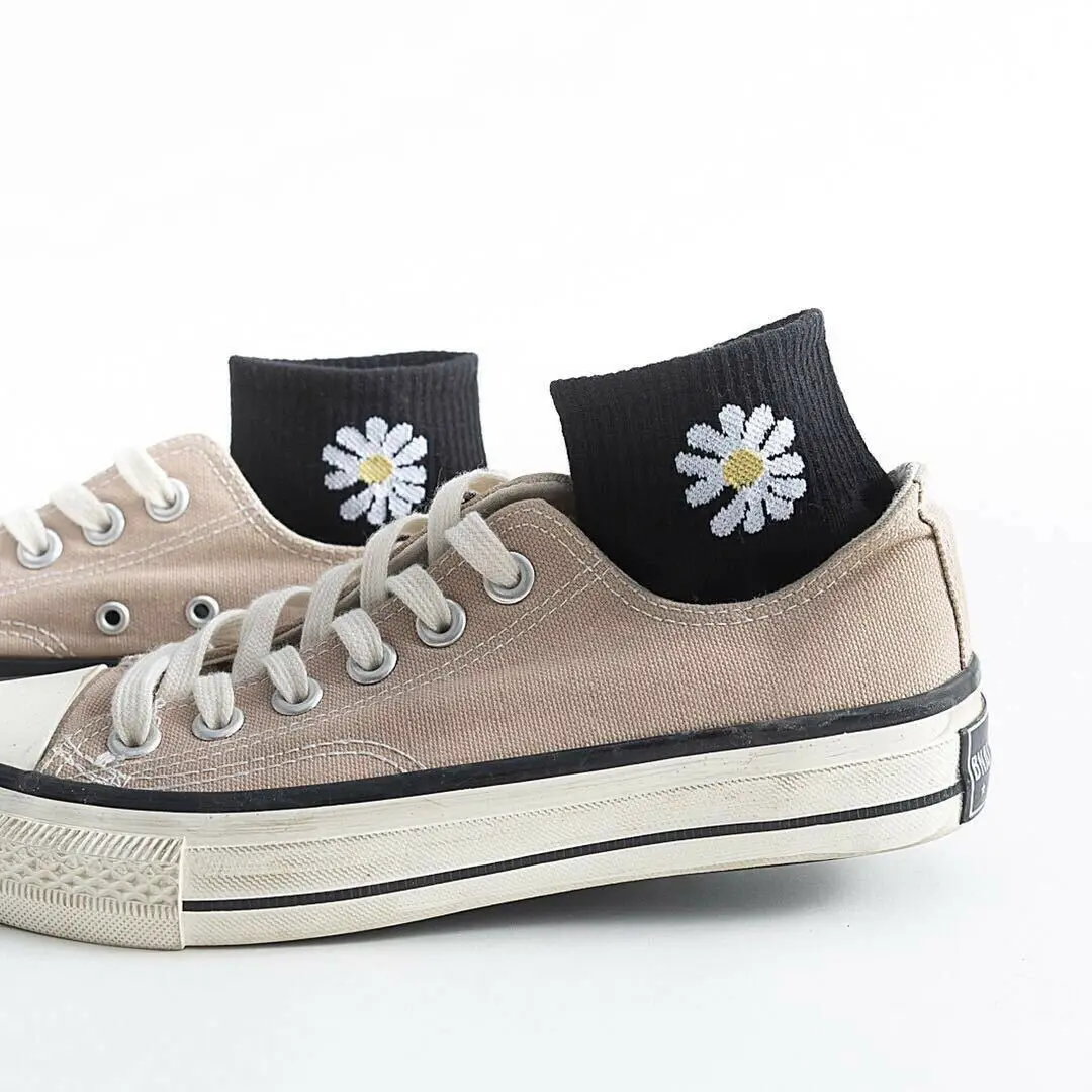 2020 New Korean Print Embroidery Daisy Socks Cotton Flowers Short Socks Happy Socks Women Girls Skateboard Sock