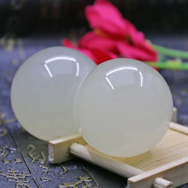 Natural Ice Seed Jade Fitness Ball Jade Health Care Massage Hand Piece To The Elder Ball Play