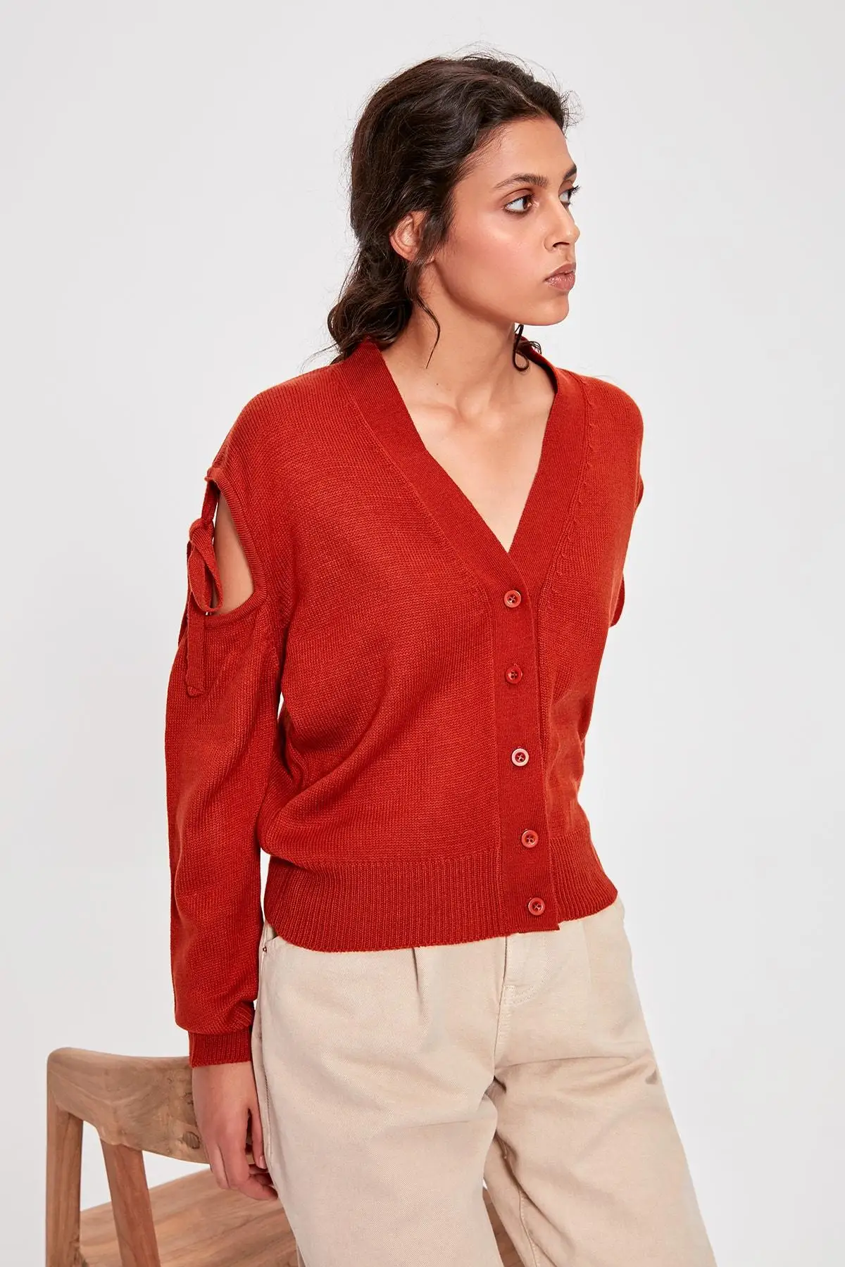 

Trendyol Cinnamon Shoulders Gusset Sweater Cardigan TWOAW20FV0090