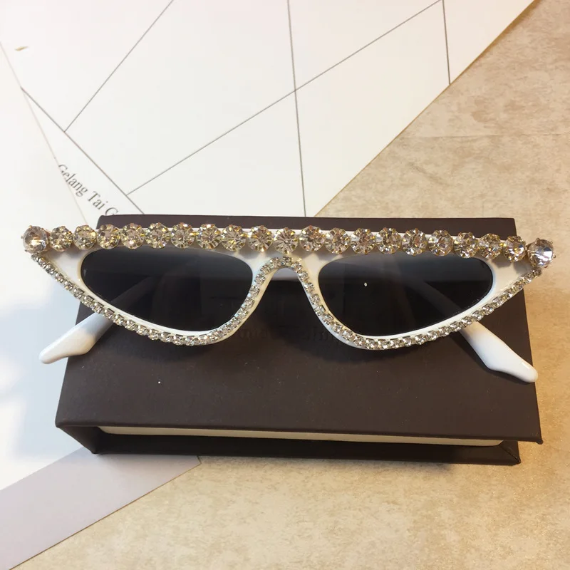 Brands Designer Cat Eye Sunglasses Women Luxury Brand Glasses Rhinestone Cat Sun Glasses Vintage Shades For Ladies Eyeglass - Цвет линз: White