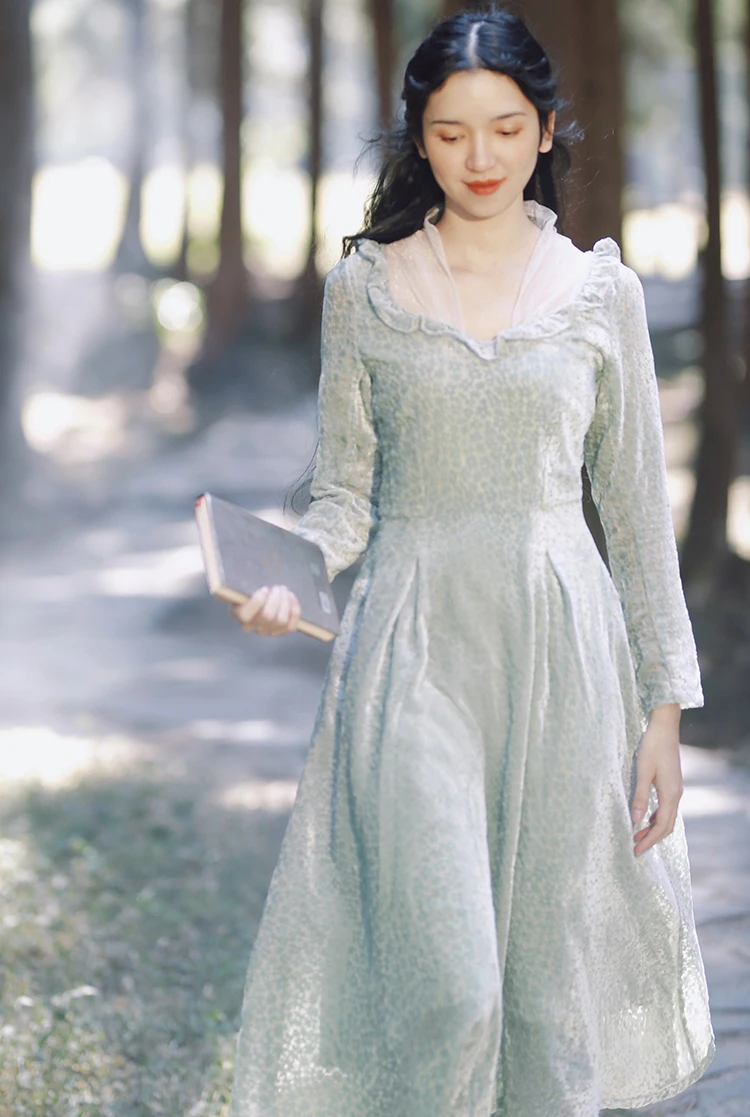 Original Design AIGYPTOS Women Winter Autumn Vintage Court Style Elegant SLim Long Sleeve Mesh V-Neck Green Long Velvet Dress