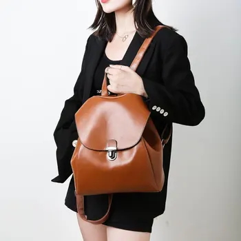 

British Style Retro Oil Leather Women Backpack Anti-theft Lock Small And Versatile Daily Bag Casual Female Laptop Backpack Brown