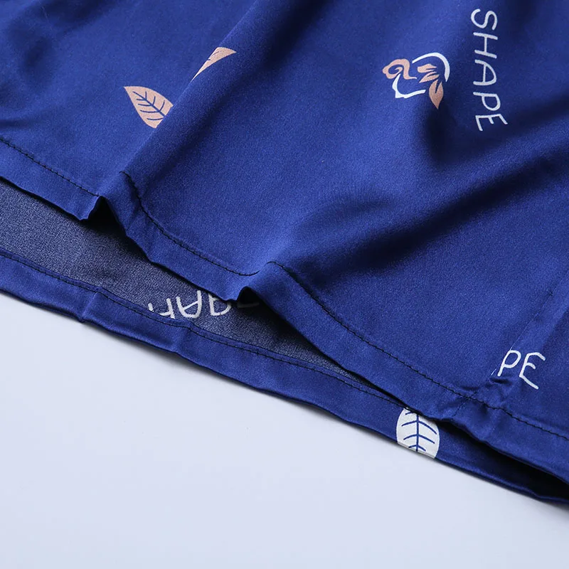 Men's Pajamas Simulation Silk Pajamas Set Unisex Sexy Print Style Soft Comfortable Fashion Two-color Pajama Set