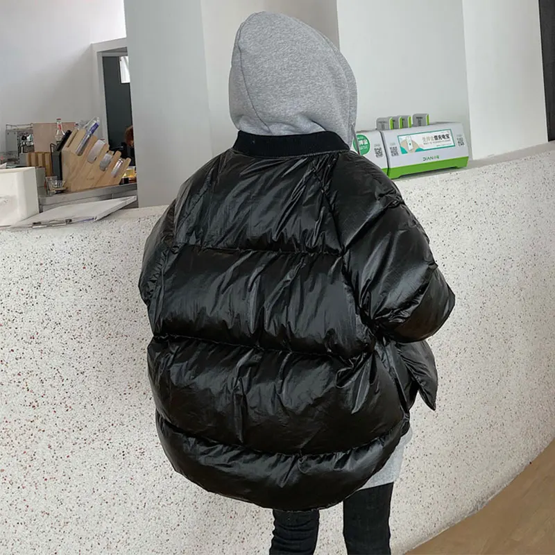 Толстая зимняя короткая Глянцевая Парка женская верхняя одежда пуховая куртка с хлопковой подкладкой Свободная куртка с капюшоном Женская куртка