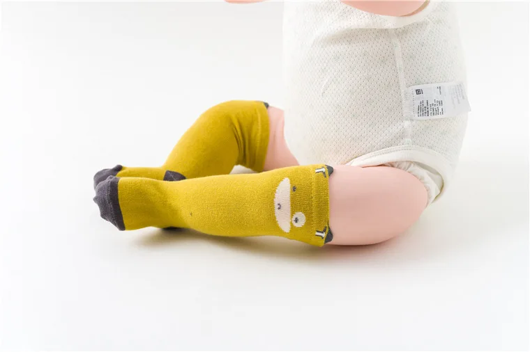 Г., осенние носки для малышей с рисунками из мультфильмов, с резиновой подошвой, Нескользящие Детские длинные носки высокие эластичные теплые носки для новорожденных