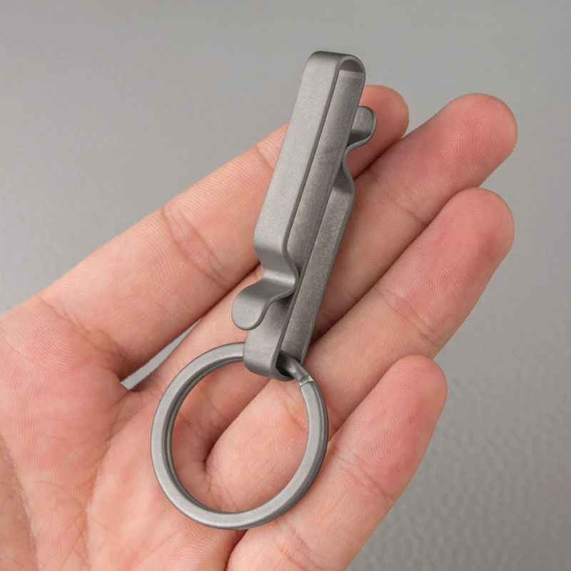 High Quality Titanium Simple Keychain Men's Car Waist Hanging Key Chain Key Ring Buckle Belt Super Durable Super Lightweight