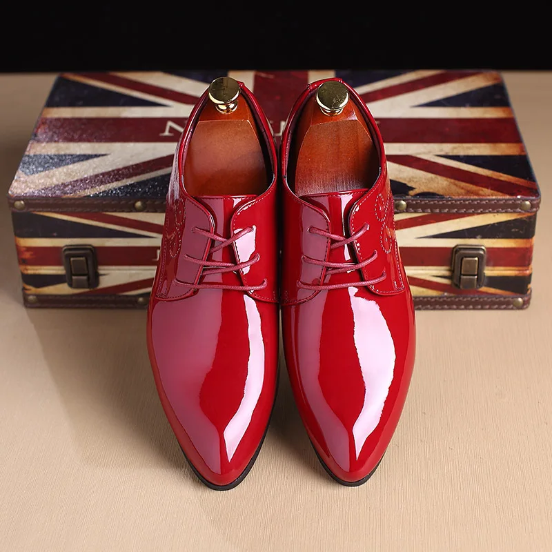 Кожаные туфли с острым носком; мужская повседневная обувь в деловом стиле; обувь из лакированной кожи в британском стиле; мужская обувь