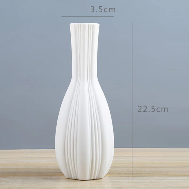 Classic White Ceramic Vase Modern Art and Crafts Flower Arrangement Porcelain Flower Vase Creative Gift Home Office Decoration
