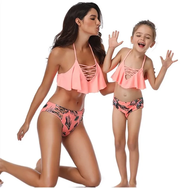 

Matching Family Outfits Ruffle Bikini Set Mother Daughter Swimsuit Girl Women Bathing Suit Two Piece Swimwear Beach Swimming New