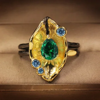 

Women's Ring Fashion Charm Handmade Exaggerated Two-color Ring Geometric Shape Inlaid Green Zircon Banquet Engagement Ring