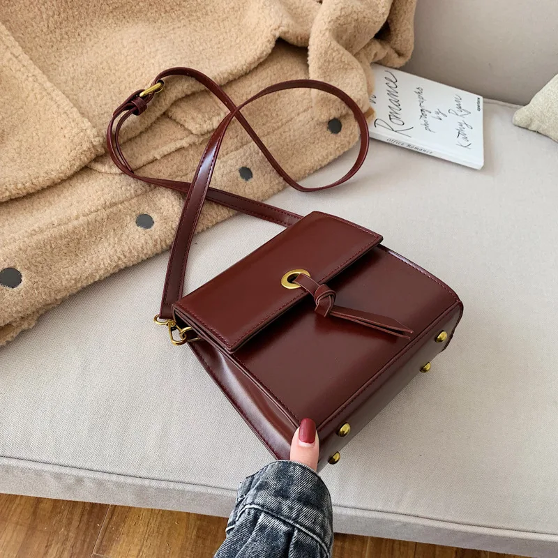 Autumn Winter New Solid Handbag Wave Fashion Elegant Large Capacity Handbag Women Wild Retro Portable Small Square Bag Lady