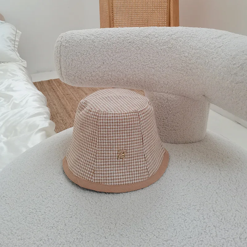 

New autumn winter thick soft cotton Korean style partysu artist plaid metal R letter decorate pink fashion ease match bucket hat