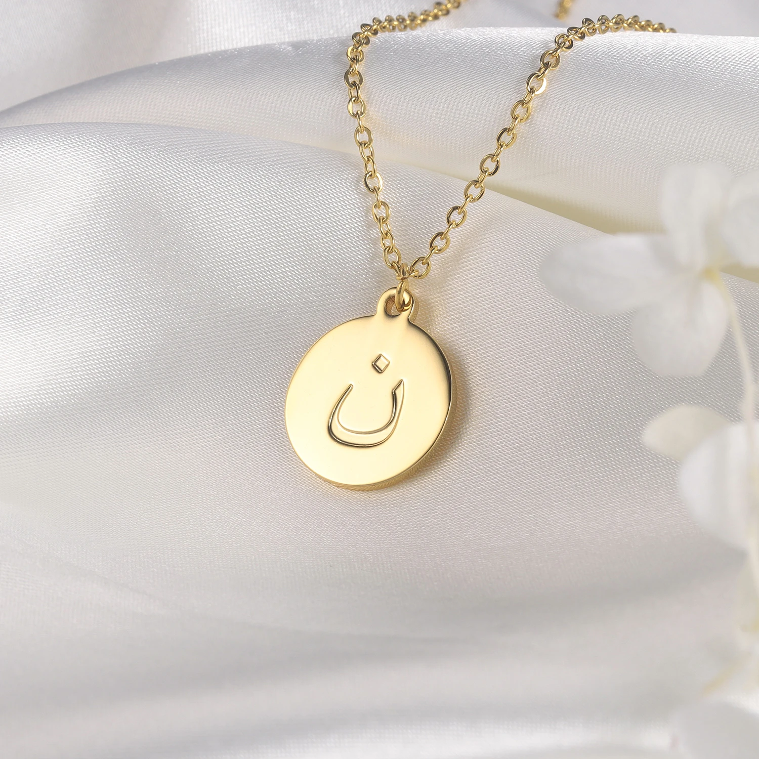 Initial Letter Chain Sublimation Trendy Jewelry Necklace for Women Engravable Charm Coin Disc Charm Arabic Letter Gold Necklace