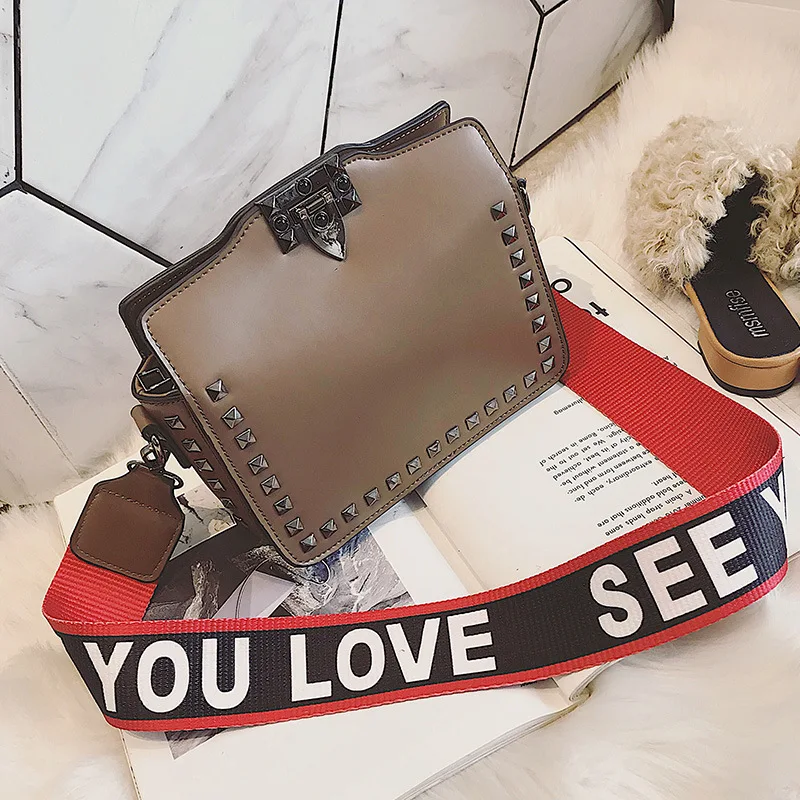

2018 New National Style Lock Small Square Bag Rivet Wide Shoulder Strap Single Shoulder Leaning Handheld Women's Bag
