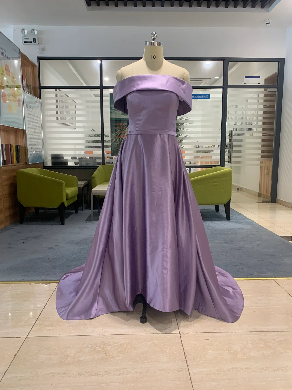 02E9D87FEC2BB59F37A24484358E525D