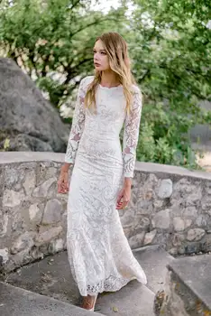 

2020 New Vintage Lace Sheath Modest Wedding Dresses With Long Sleeves Jewel Round Neck Ivory Champagne Boho Modest Bridal Gown