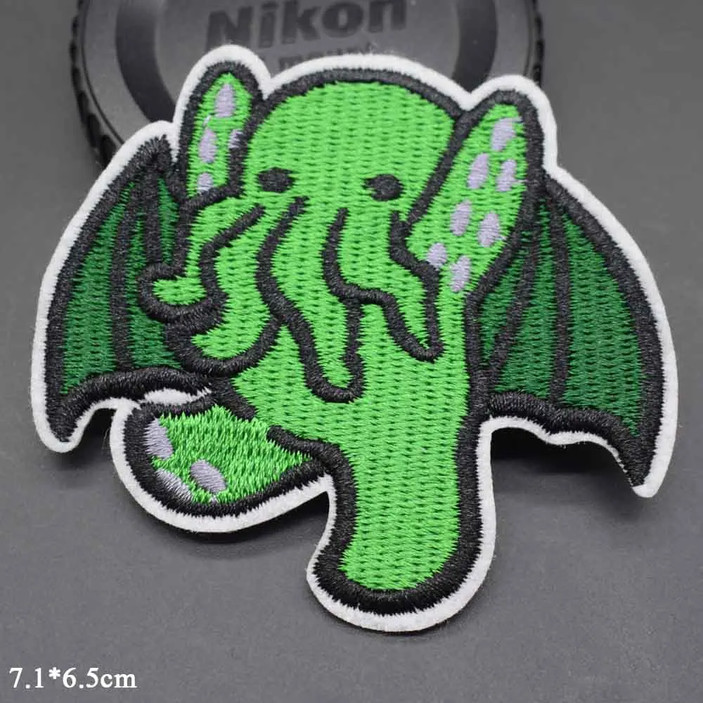 Mythos Grün Elefanten auf Ball Schöne Eisen Auf Bestickte Kleidung Patches Für Cthulhu Kleidung Aufkleber Garment Bekleidung Accessoires