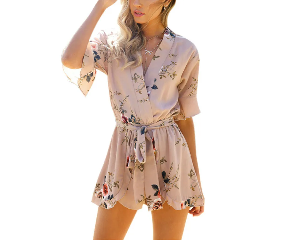 Женский комбинезон с оборками и цветочным принтом Boho белый v образным вырезом на