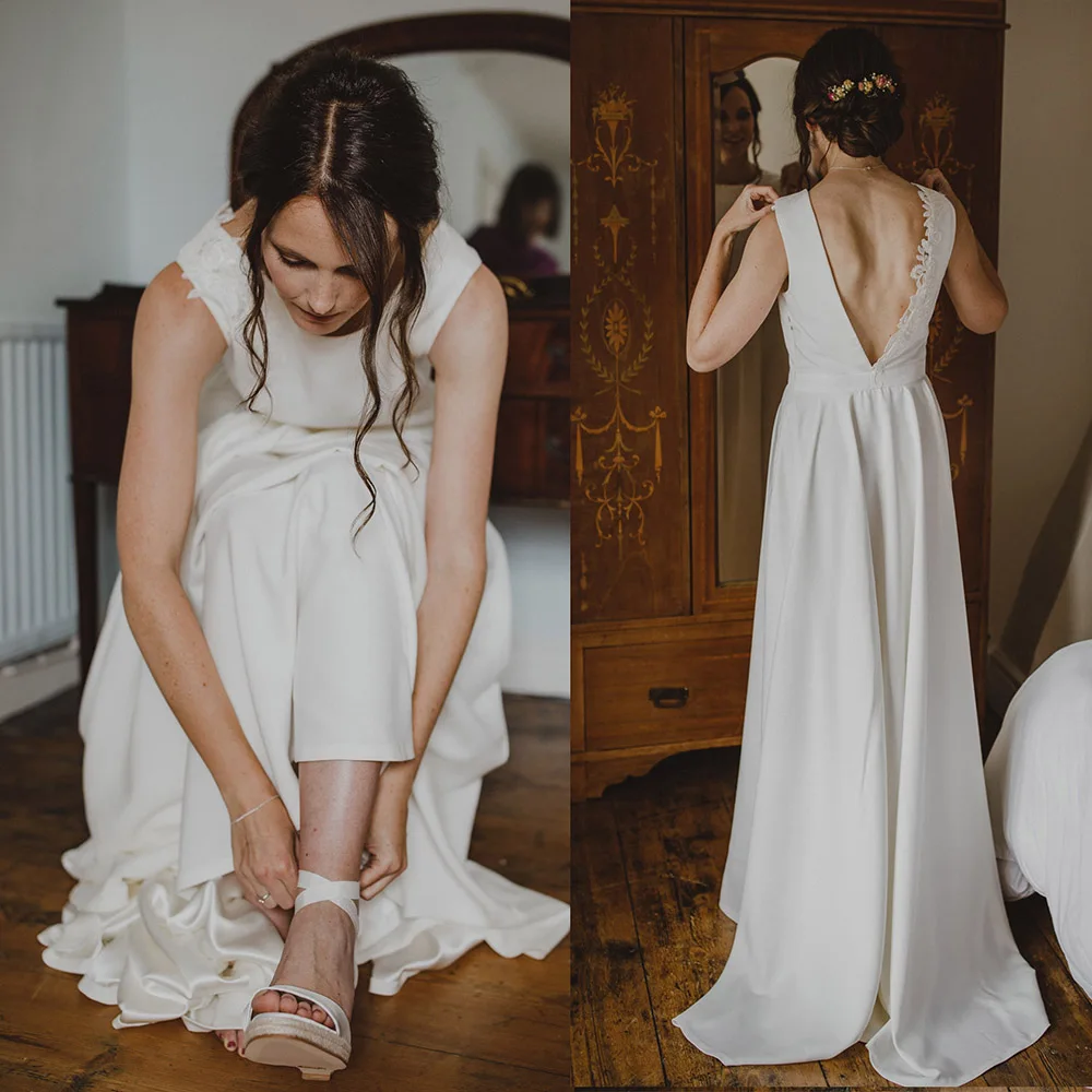 

Атласные кружевные свадебные мини-платья с круглым вырезом, индивидуальный пошив, трапециевидные без рукавов, Простые Свадебные платья с открытой спиной и аппликацией