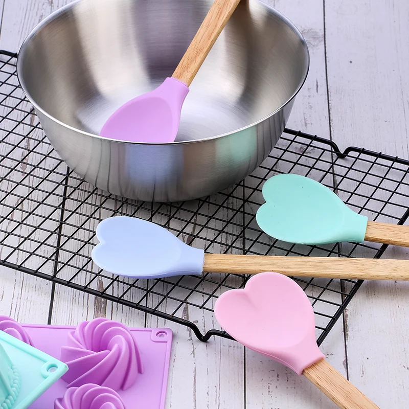 Silicone Heart Shape Pastry Spatulas with Wooden handle