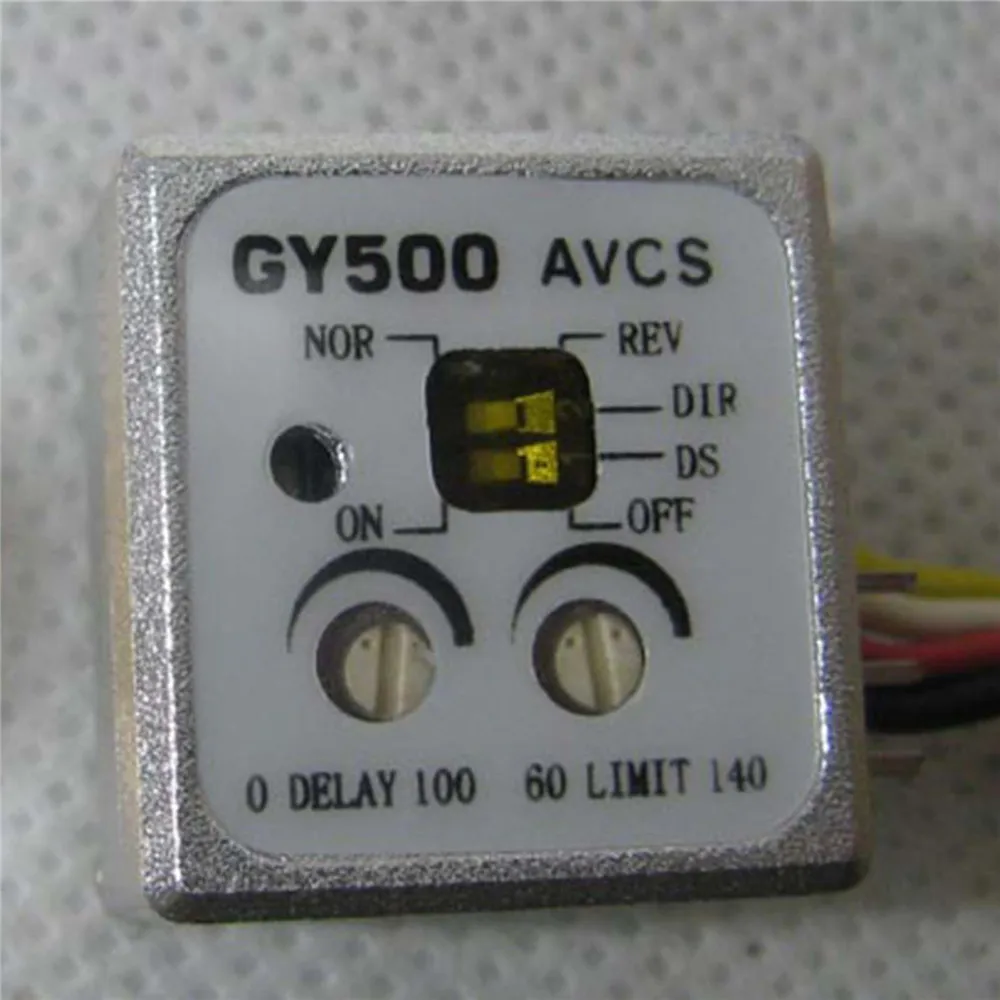 Gyroscope GY500 AVCS monté sur un hélicoptère RC, stabilisateur de vol électronique prêt à l'emploi.