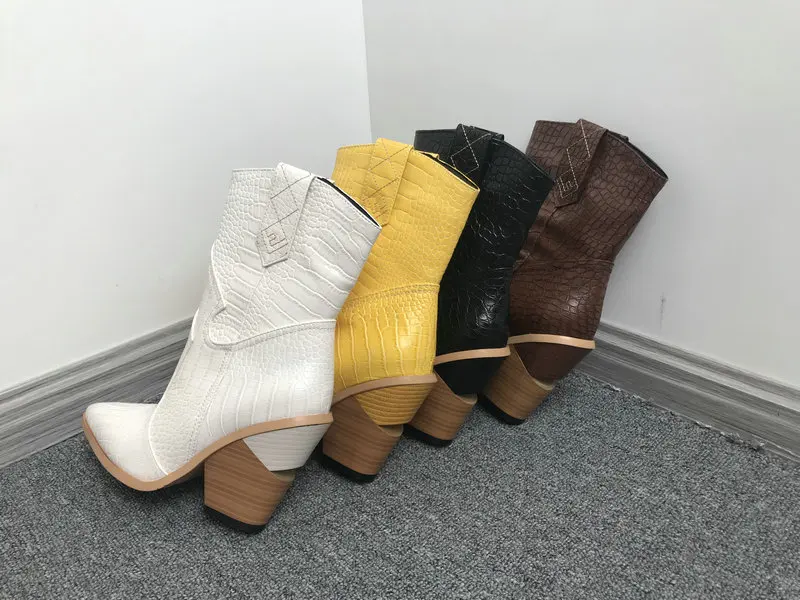 Брендовые осенне-зимние ботильоны для женщин; ковбойские ботинки в западном стиле; цвет розовый, синий, Леопардовый, желтый; женские ботинки со змеиным принтом на высоком каблуке