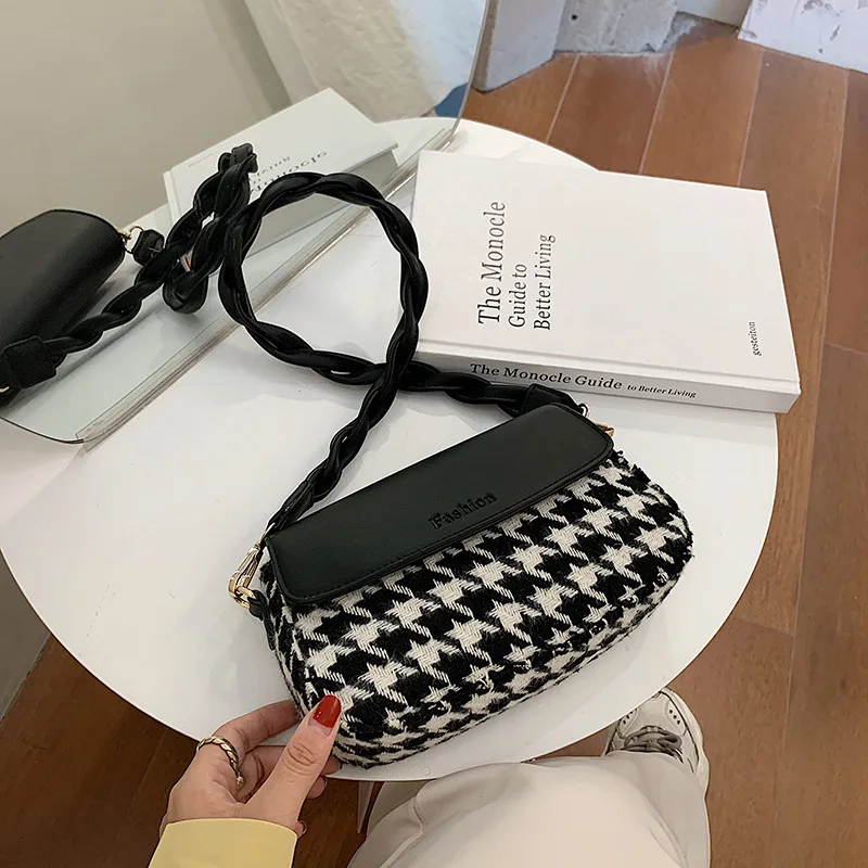 

Popular Small Square Bags Women Bags 2020 New Fashion Shoulder Underarm Bag Niche Design Messenger Bag Designer Bags for Women
