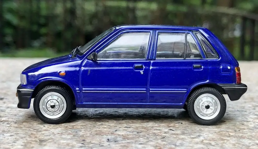 Коллекционная синяя лимитированная модель автомобиля Suzuki Alto 1/43 коллекционный