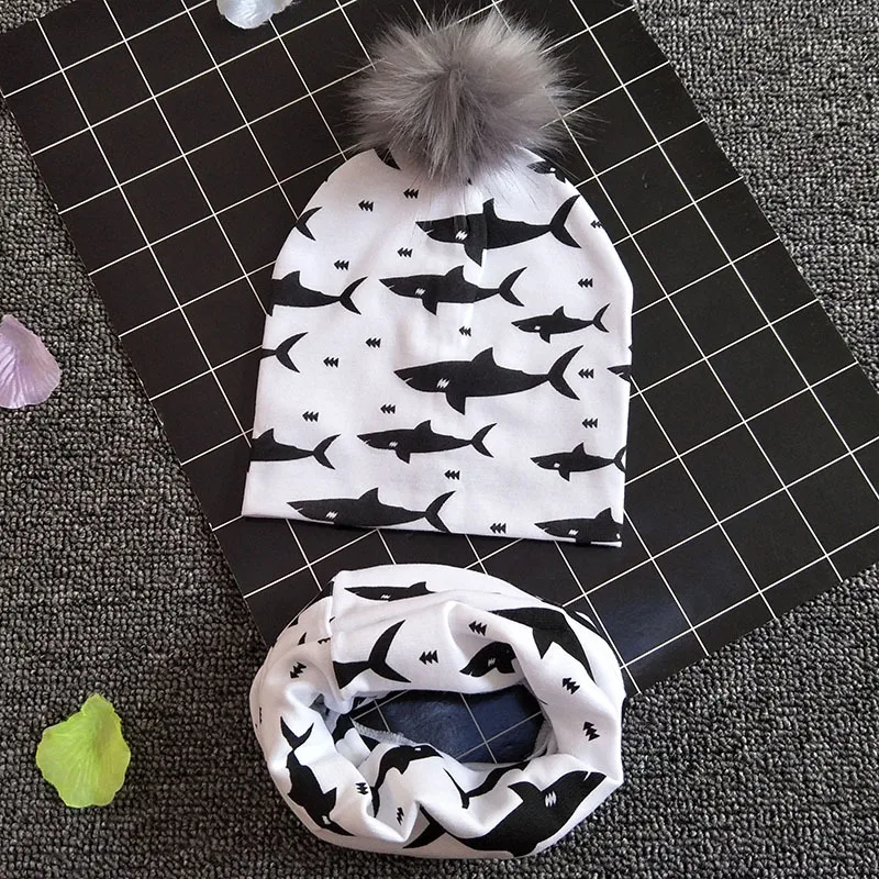 white shark Детский набор из шапки и шарфа с принтом, хлопковая детская шапочка с воротником, Детские шапочки для мальчиков и девочек, Шапки для малышей, шарфы, зимние шапки для От 1 до 3 лет - Цвет: white shark