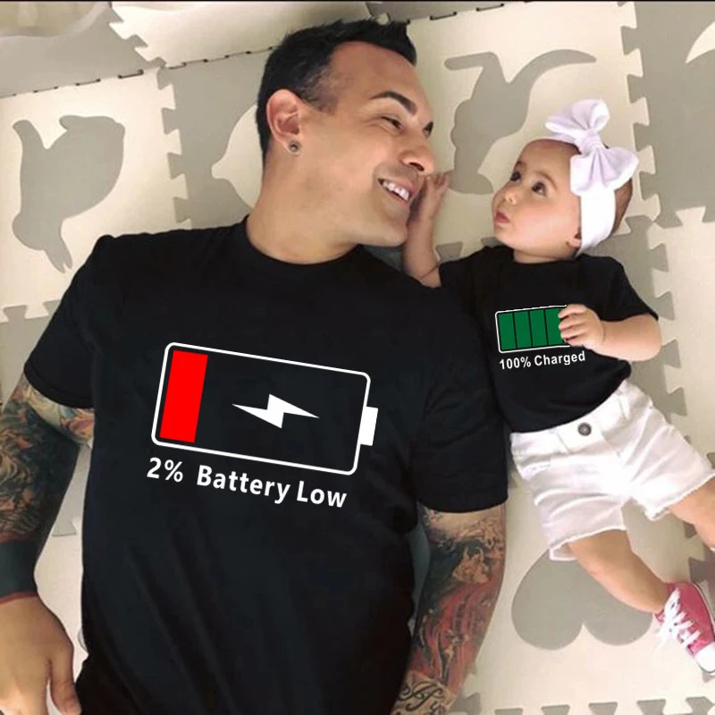 2021 New Family Matching Clothes Look Matching Outfit Funny Battery Clothes Dad Mom Boy Girl T-shirt Daddy Mommy Me Baby Clothes