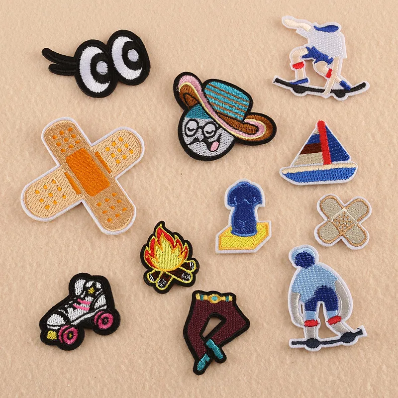 

100pcs/lot Embroidery Patches Letters Roller Sports Torch Strange Things Clothing Accessories Heat Transfer Badge Iron Clothes