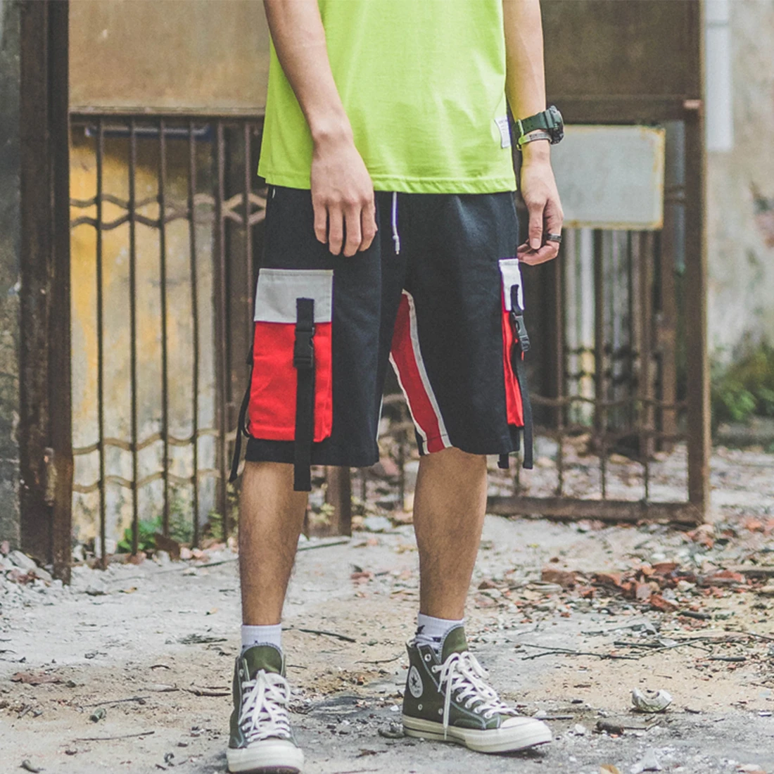 Flash Sale Summer Hip Hop Shorts Men Cargo Pants Muilt Pockets Elastic Waist Shorts Men Streetwear High Street Knee Length Cargo Shorts