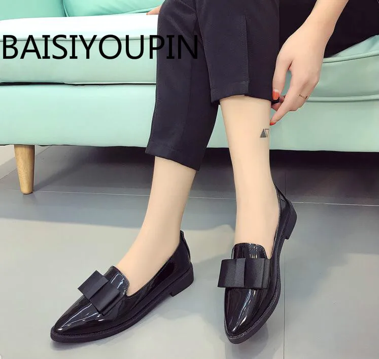 

2019 Women Shoes Patent Leather Flats Bottom Plain Color Bow Tie Light Mouth Woman Pointed Plus Mother Shoes Black Work Shoes