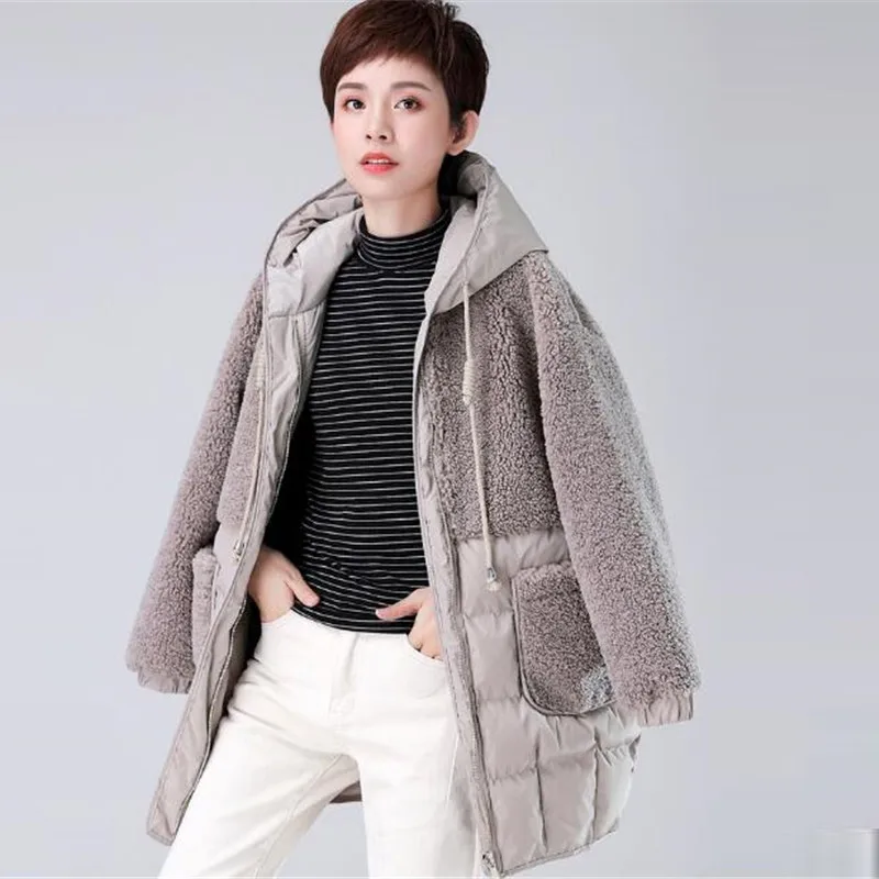 Женское длинное хлопковое зимнее пальто с капюшоном для мамы, новинка, хлопковая Свободная куртка большого размера, женская зимняя бархатная парка из овечьей шерсти 4XL - Цвет: Rice gray