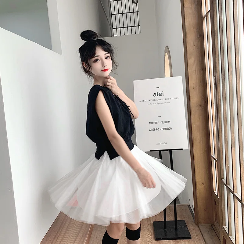 

Korean-style Cross Straps V-neck Vest + High-waisted Short Skirt Tutu A- line Anti-Exposure Divided Skirt