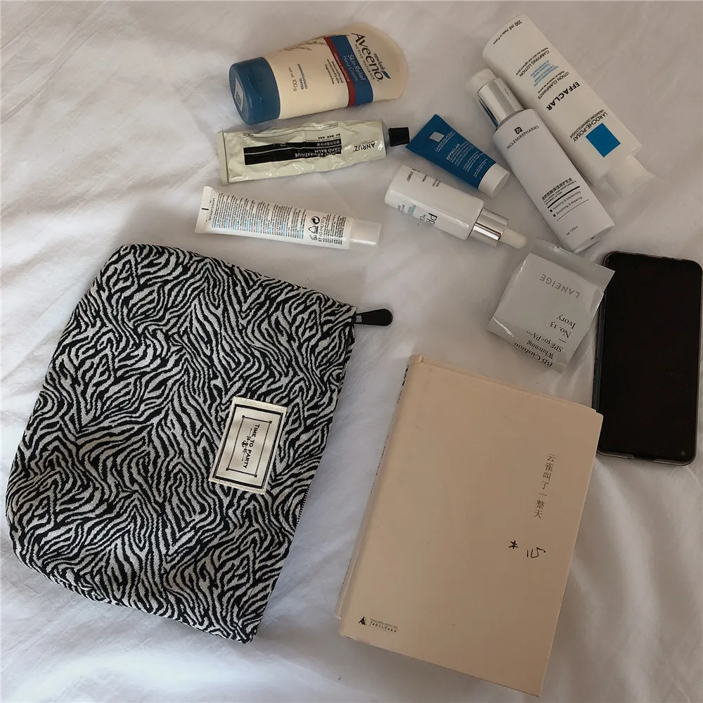 Black and White Women's Fashion Handbag Zipper Mobile Cosmetic Storage Bag Organizer Canvas Makeup Toiletry Clutch Mask Storage Black and White Women's Fashion Handbag Zipper Mobile Cosmetic Storage Bag Organizer Canvas Makeup Toiletry Clutch Mask Storage
