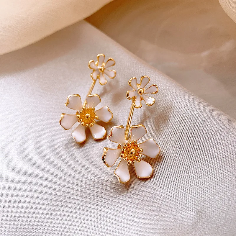 2020 New Korea Style Girl Earrings Flowers Simple Personality Earring Jackets for Women Fashion Jewelry Accessories |