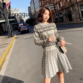 

2020 Autumn Winter Vintage Geometric Jacquard Knitted 2 Piece Set Women Sweater Pullover Top + A-line Ball Gown Mini Skirts Sets