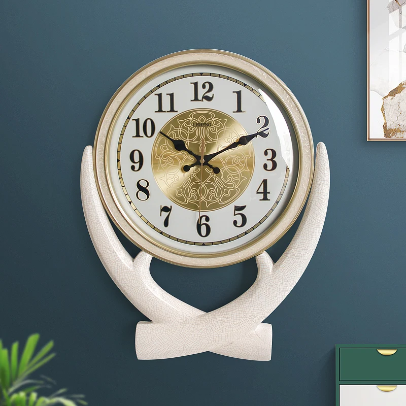 Round Simple Mute Quartz Wall Clock 2  