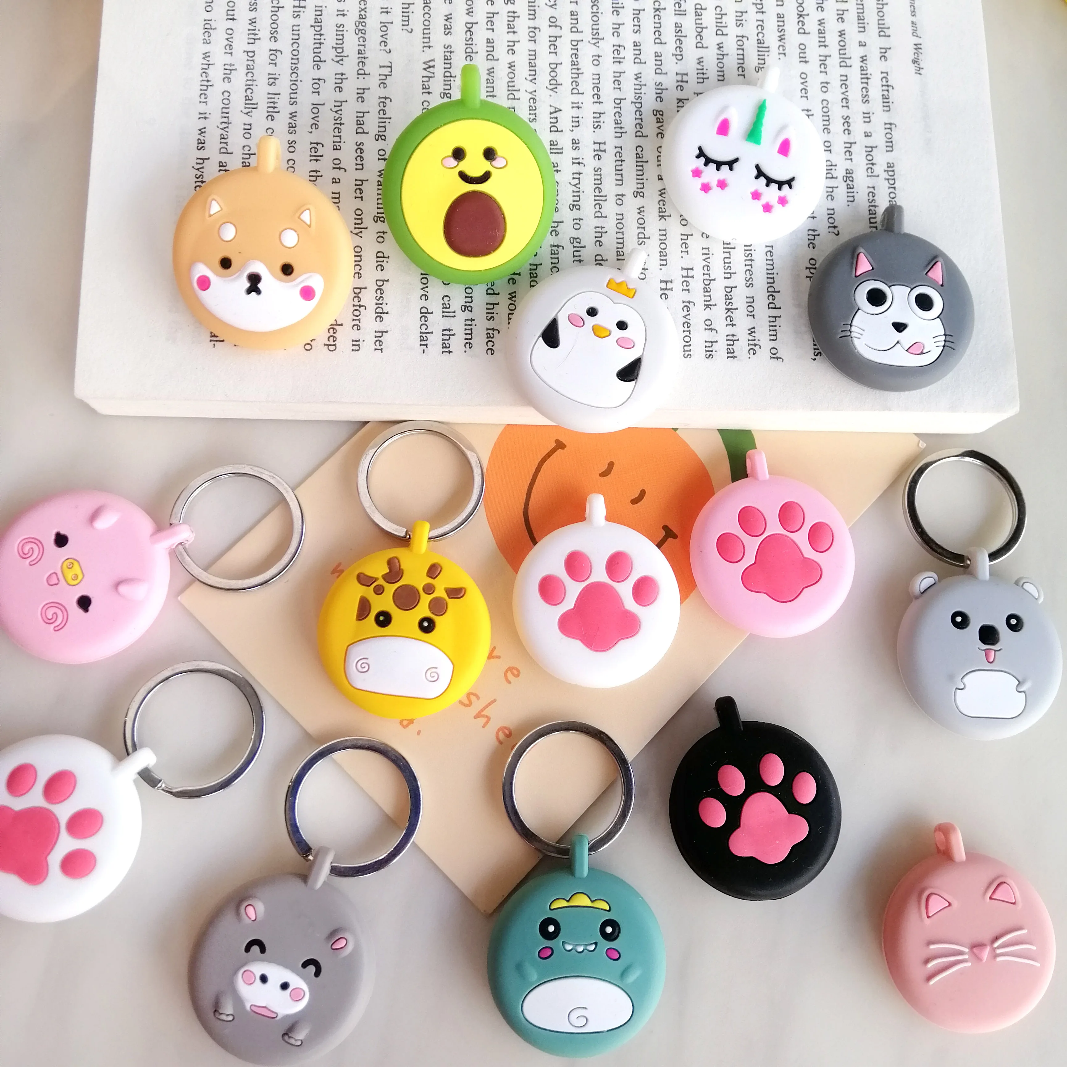 silicone airtag case smart tag case airtag case airtag keychain cute for Airtag case silicone protective sleeve keychain anti-lost device 1PC