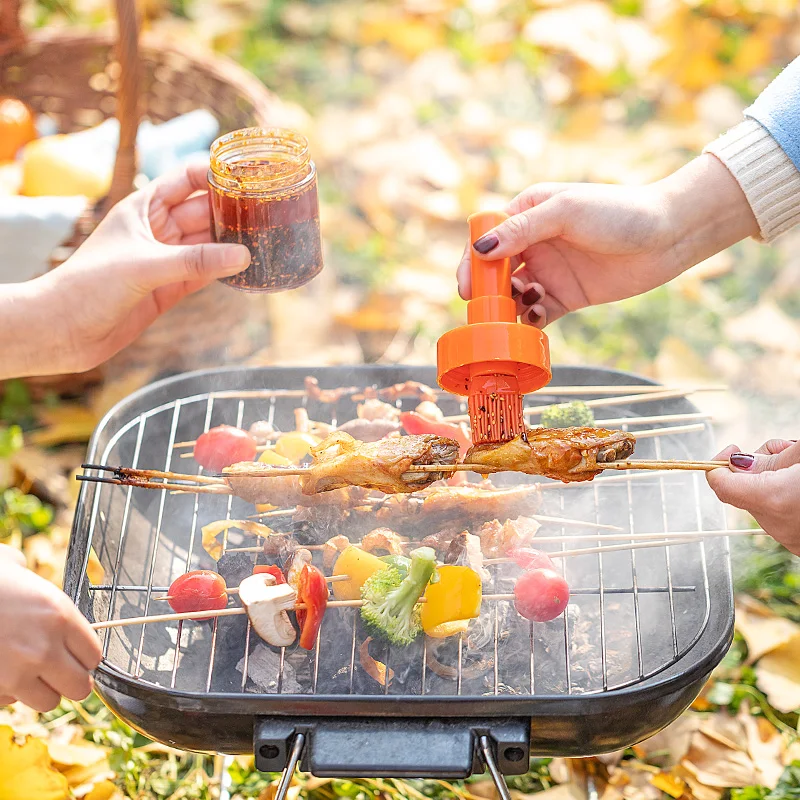 

Kitchen BBQ Gadget Baking Oil Control Brush High Temperature Silicone Brush with Oiler Squeeze Press Brush