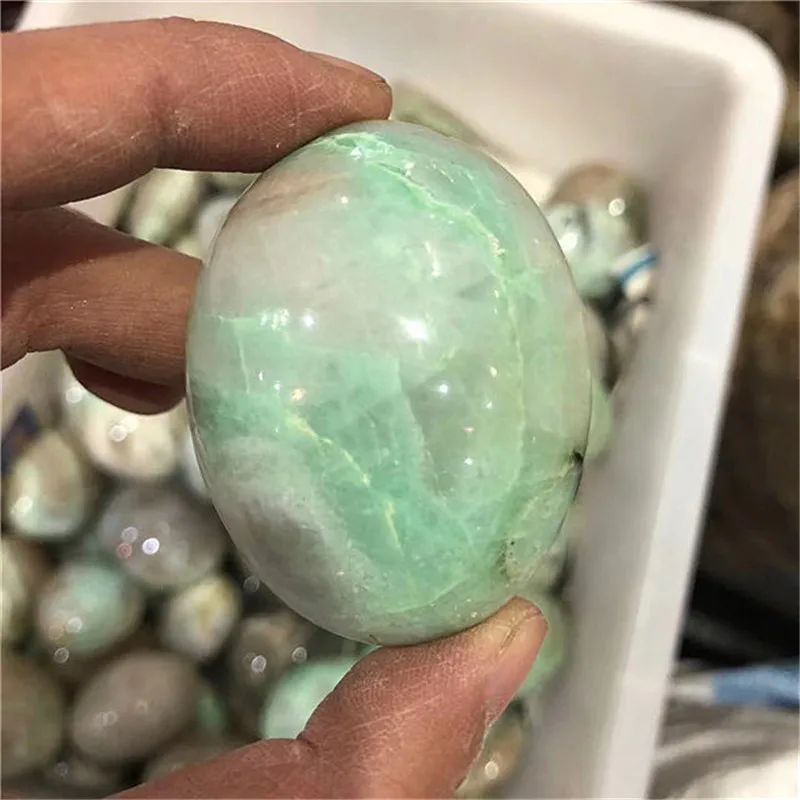 Natural Quartz green moonstone palm Crystals Healing Stones For feng shui 2