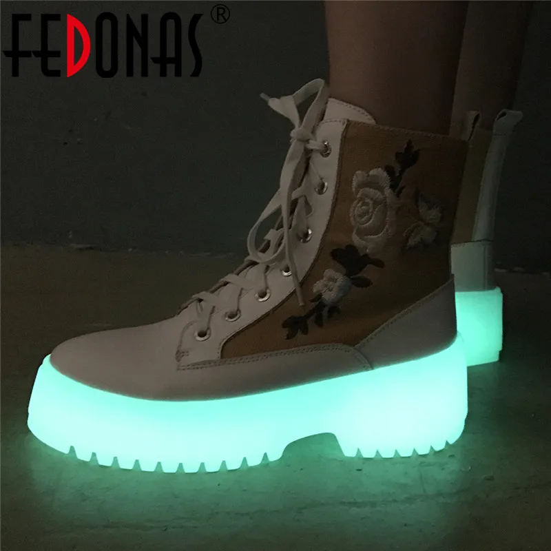 

FEDONAS Embroider Women Ankle Boots High Heeled Genuine Leather Riding Boots Warm Autumn Winter Shoes Woman Short Dancing Boots
