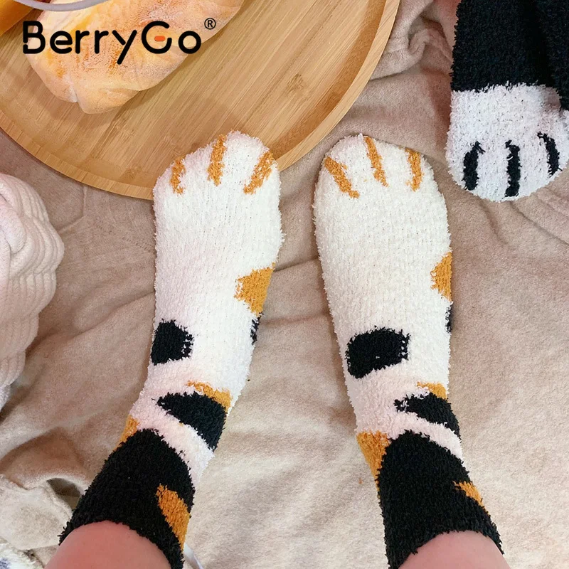 Носки BerryGo женские в стиле Харадзюку милые бархатные теплые с мультяшными