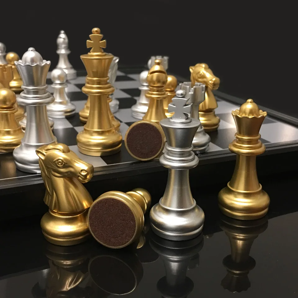 

Medieval Plastic Chess Game Set Magnetic Chessmen Golden Silvery Chess Pieces Foldable Chess Board Game Christmas Gifts I39