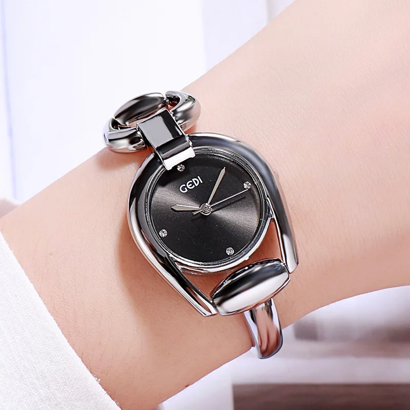 

Diamond Set Ladies Bracelet Watch Fashion Simple Water Resistant Quartz Wrist Watch Women Unique Irregular Relogio Feminino