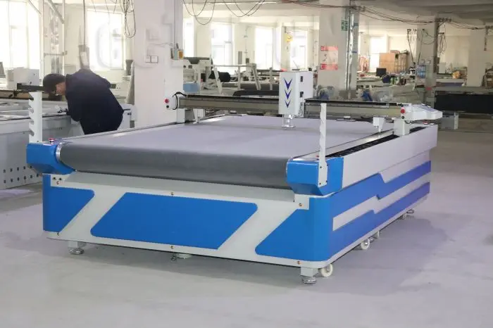 Jinan AccTek высококачественный Вибрационный нож для резки AKZ1625 рабочая зона 1600*2500 мм